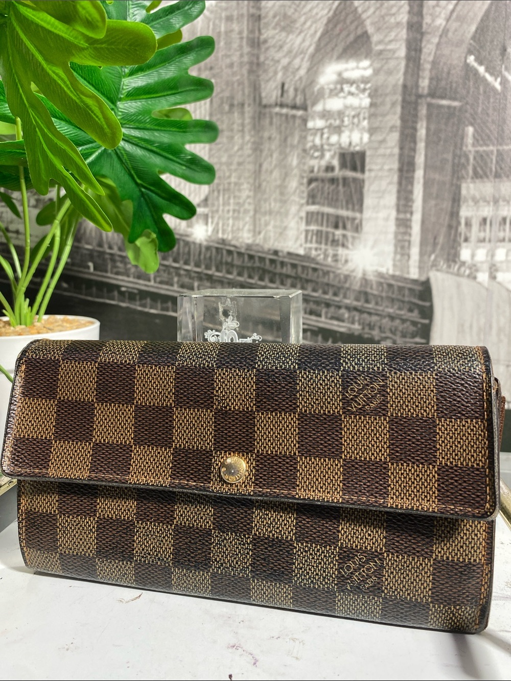 Authentic Louis Vuitton Damier Long Sarah Wallet - Picture 16 of 16